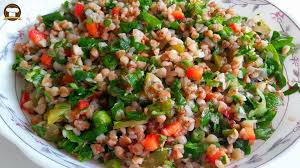 KARA BUĞDAYLI BROKOLİ SALATA 370 KCAL