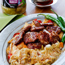 KÖFTELİ KÖZ PATLICAN SALATASI 279,6 KCAL