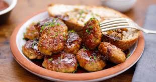 KAŞARLI TAVUK KÖFTE 466 KCAL