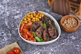 KİNOALI KÖFTELİ İNSTA BOWL 448,6 KCAL